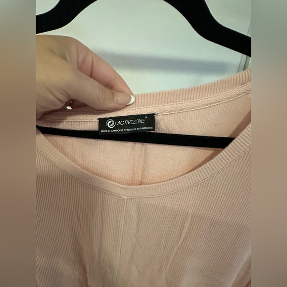 Women’s plus size long sleeve ribbed top with knotted front. Size 2XL - Picture 4 of 5